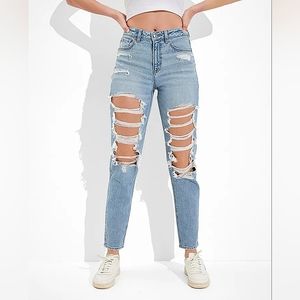 American Eagle Ripped mom jeans